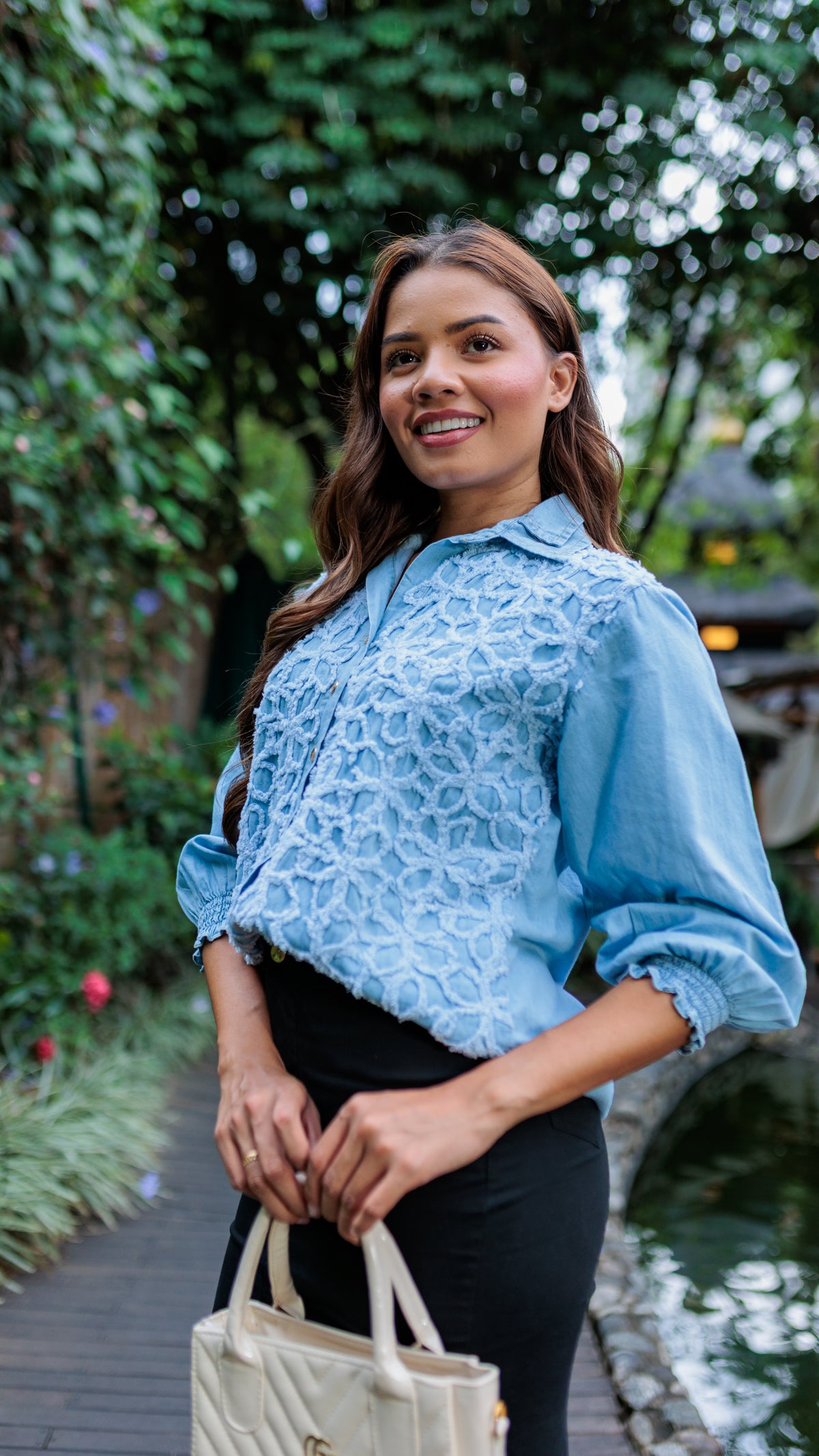 BLUSA DAMA CHAMBRAY BORDADO  | MADAN F | 053948