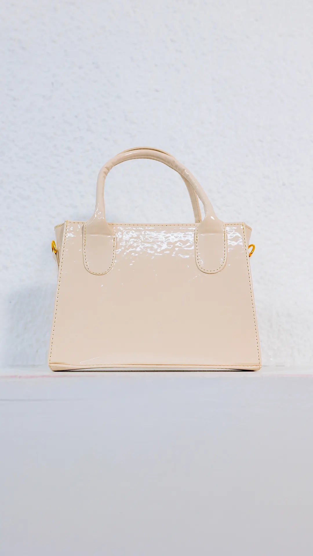 Bolso para mujer elegante en charol - C375