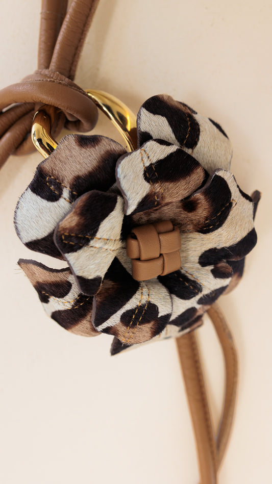 Correa de Cuero para Mujer con Flor Elegante- COR524